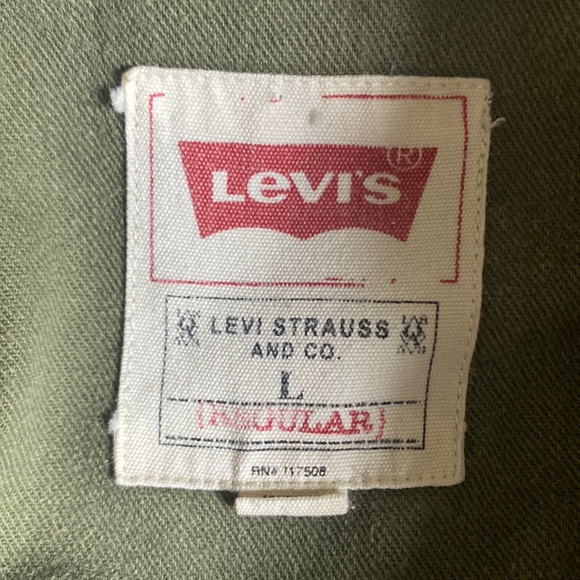 Levi’s | Green Men’s Button Up Shirt - Picture 4 of 6